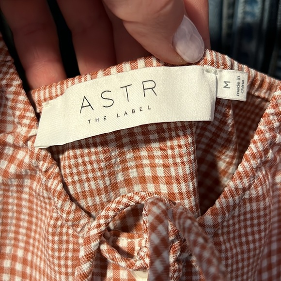 ASTR CROPPED PEPLUM TANK TOP MEDIUM - Picture 2 of 3